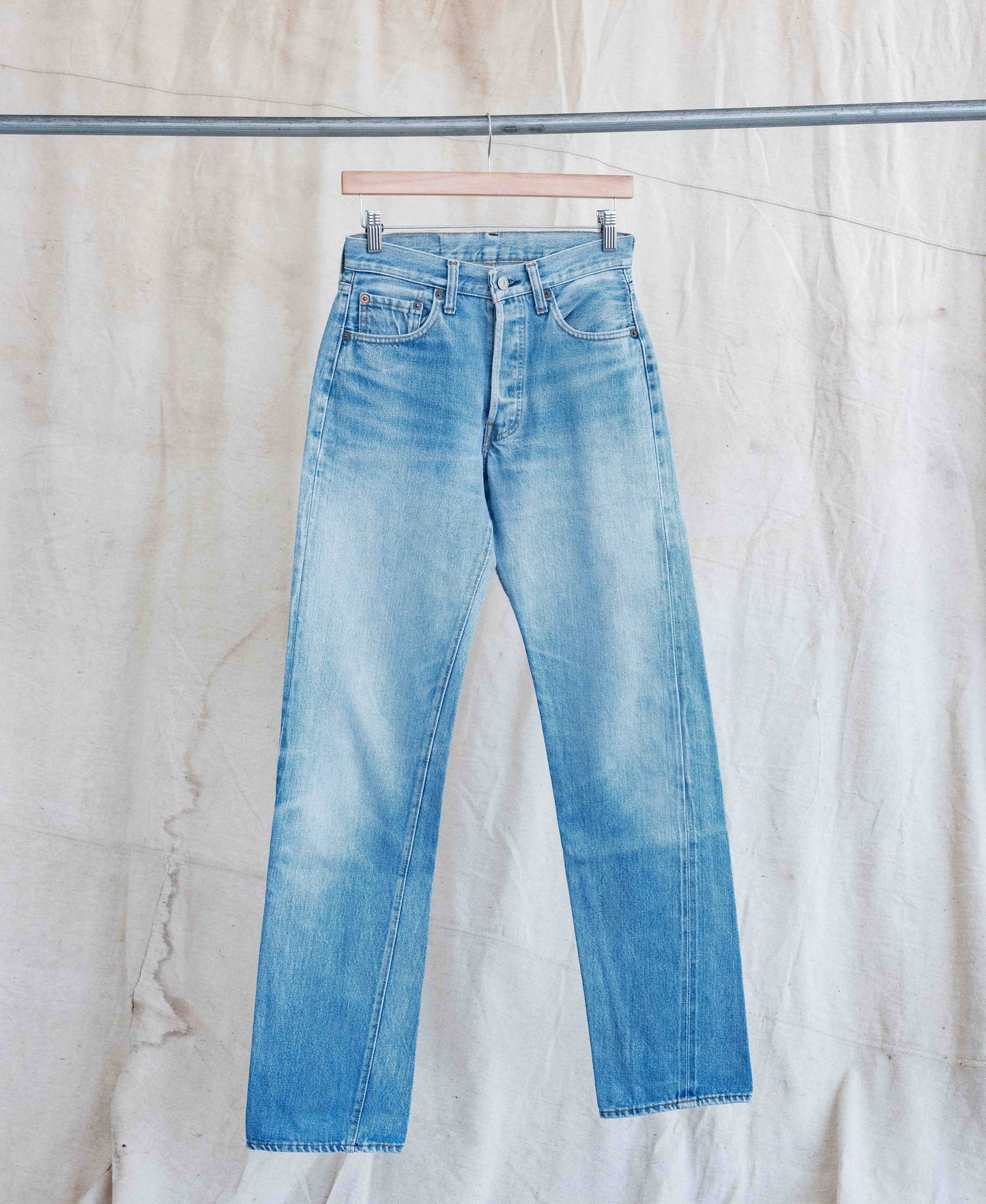 1980’s Levi’s Light Wash Redlines 501s-28W