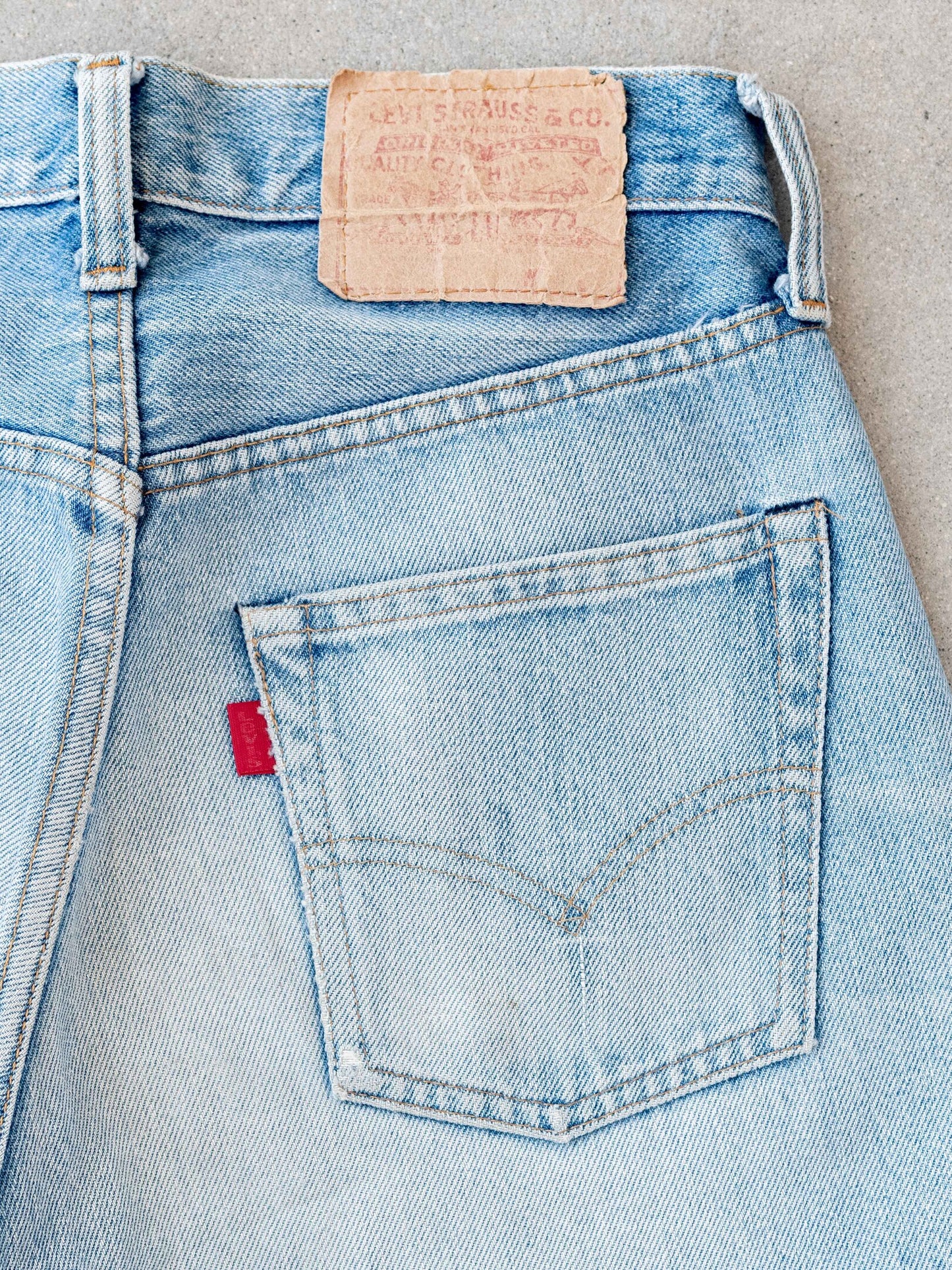 1980’s Levi’s Light Wash Redlines 501s-28W