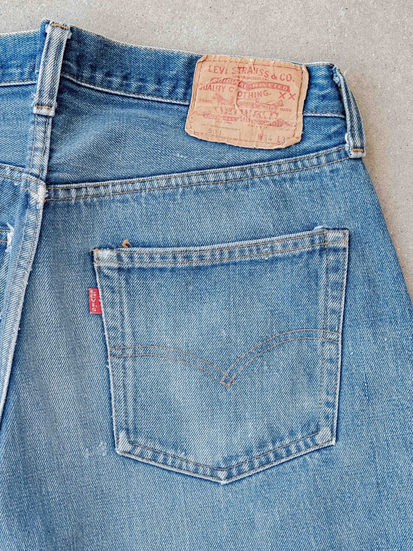 1980’s Levi’s Dark Mid Redlines Twisting Tracks 501s-33W