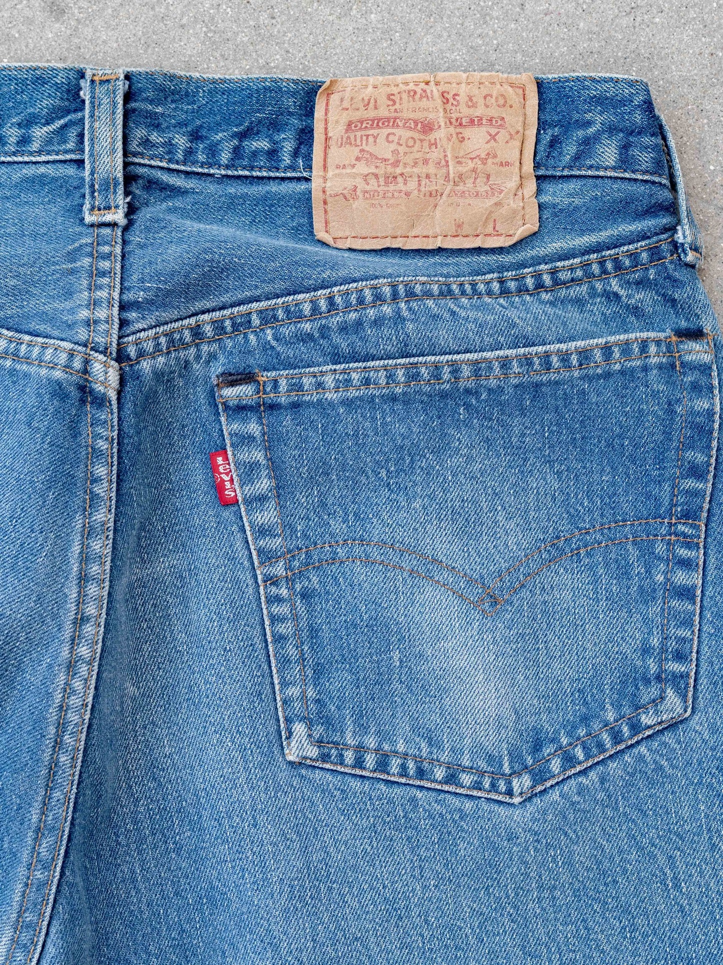 1980’s Levi’s Solid Mid-Wash Redline 501s-33W