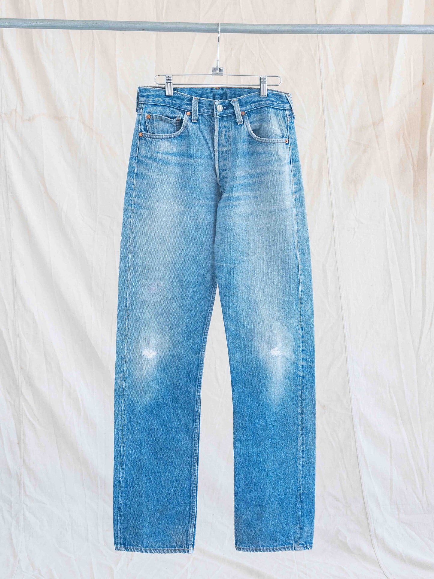 1980’s Mid to Lightwash Whiskered and Worn Levi’s 501s-30W