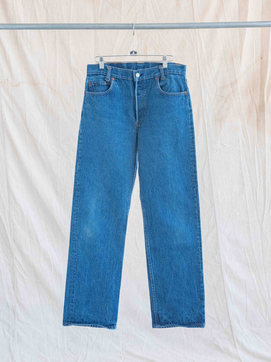 1990’s Dark and Clean Levi’s 701 Student Fit-30W