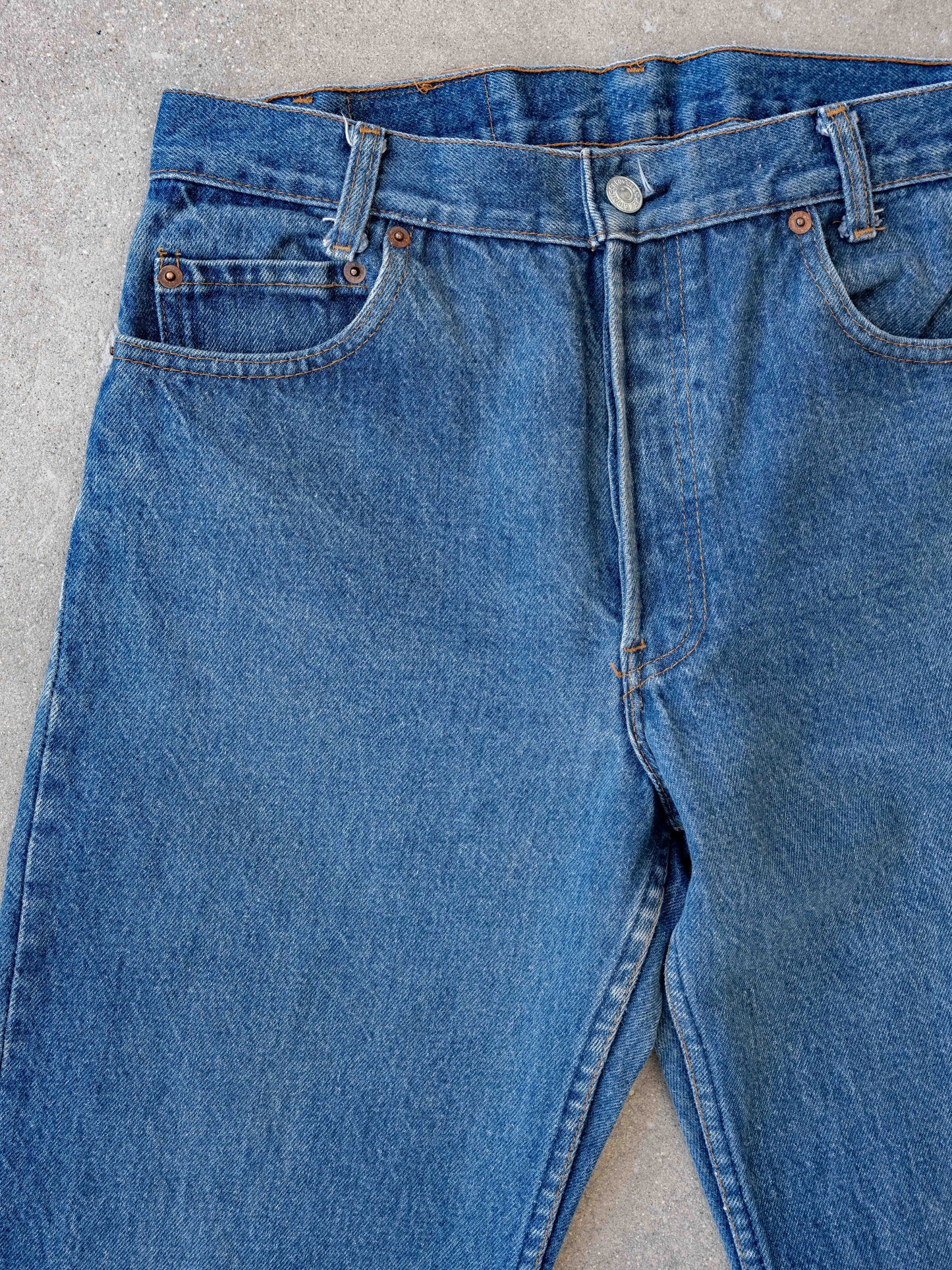 1990’s Dark and Clean Levi’s 701 Student Fit-30W