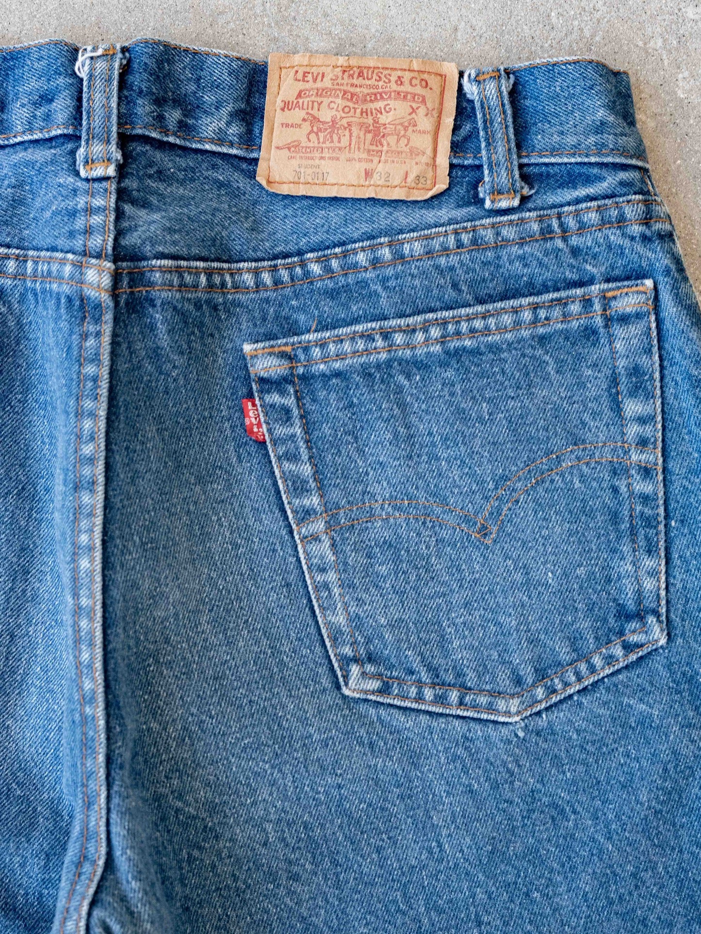1990’s Dark and Clean Levi’s 701 Student Fit-30W