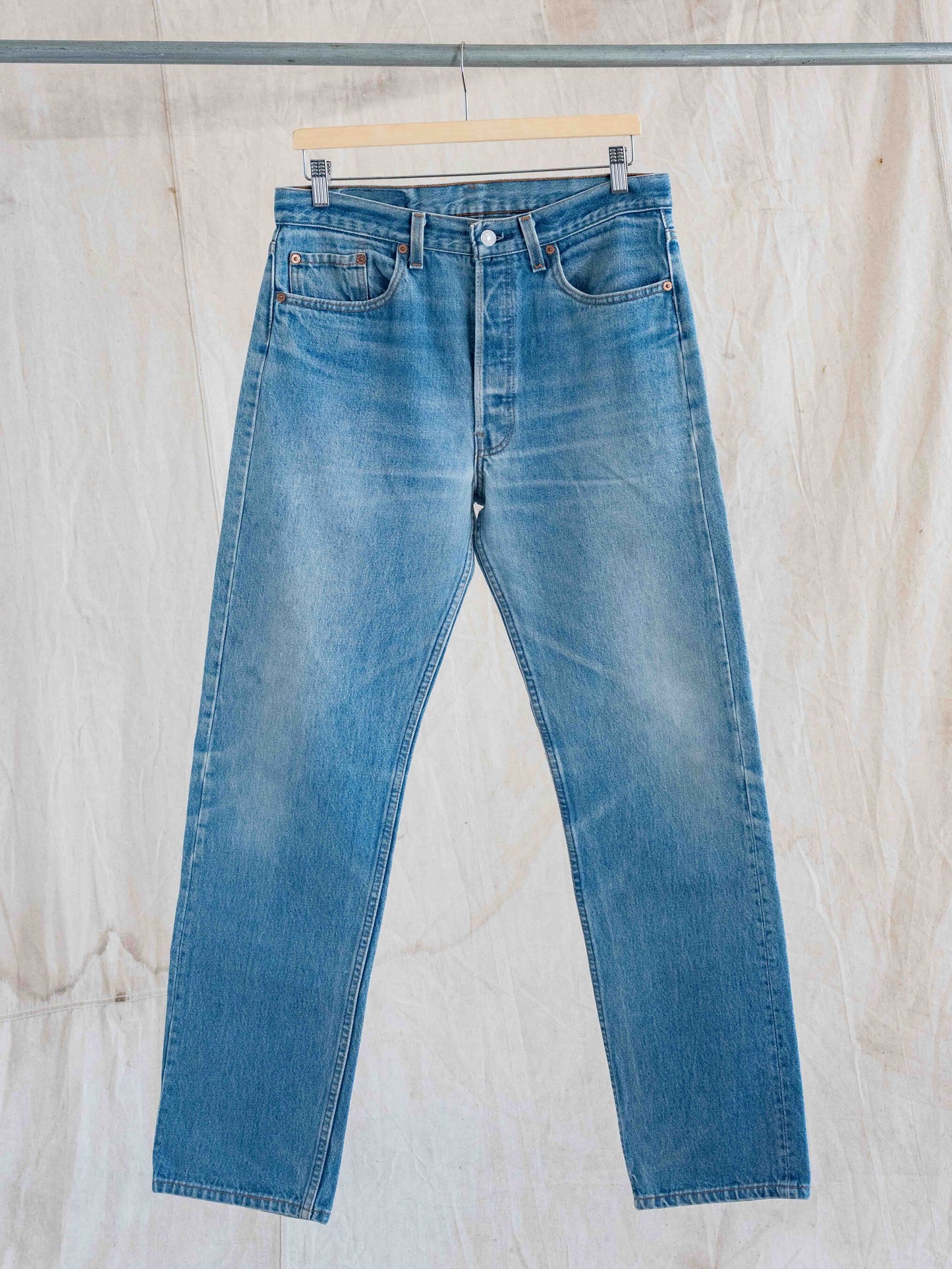 1990’s Light Midwash Levi’s 501s 33W