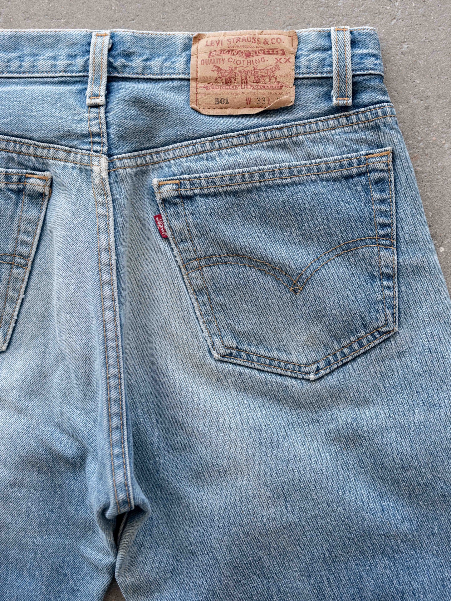 1990’s Light Midwash Levi’s 501s 33W