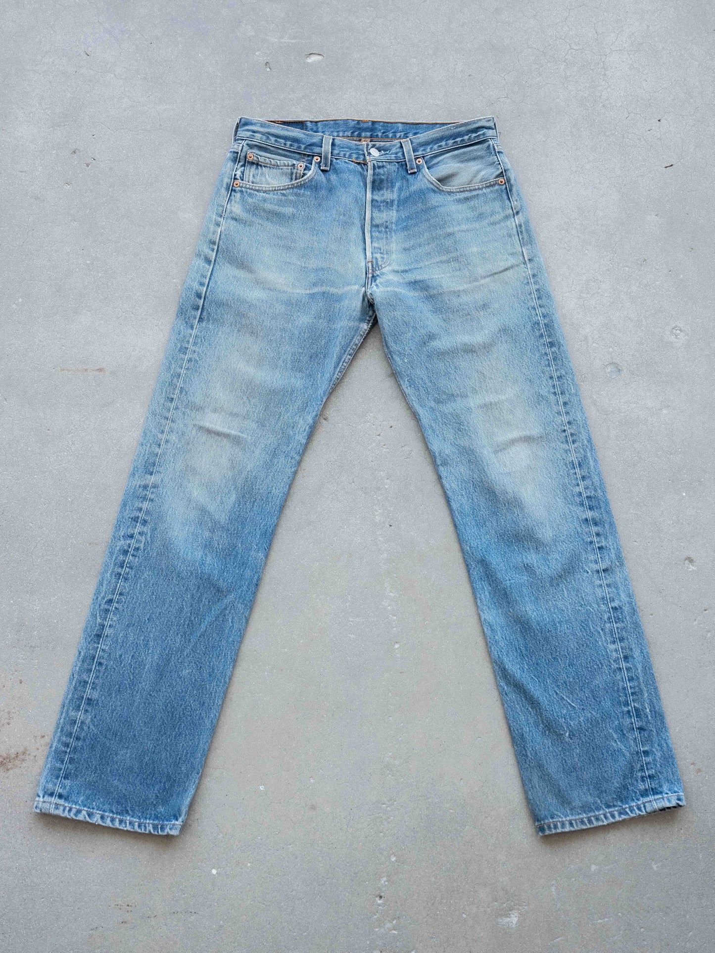 1990’s Faded and Whiskered Levi’s 501 33W