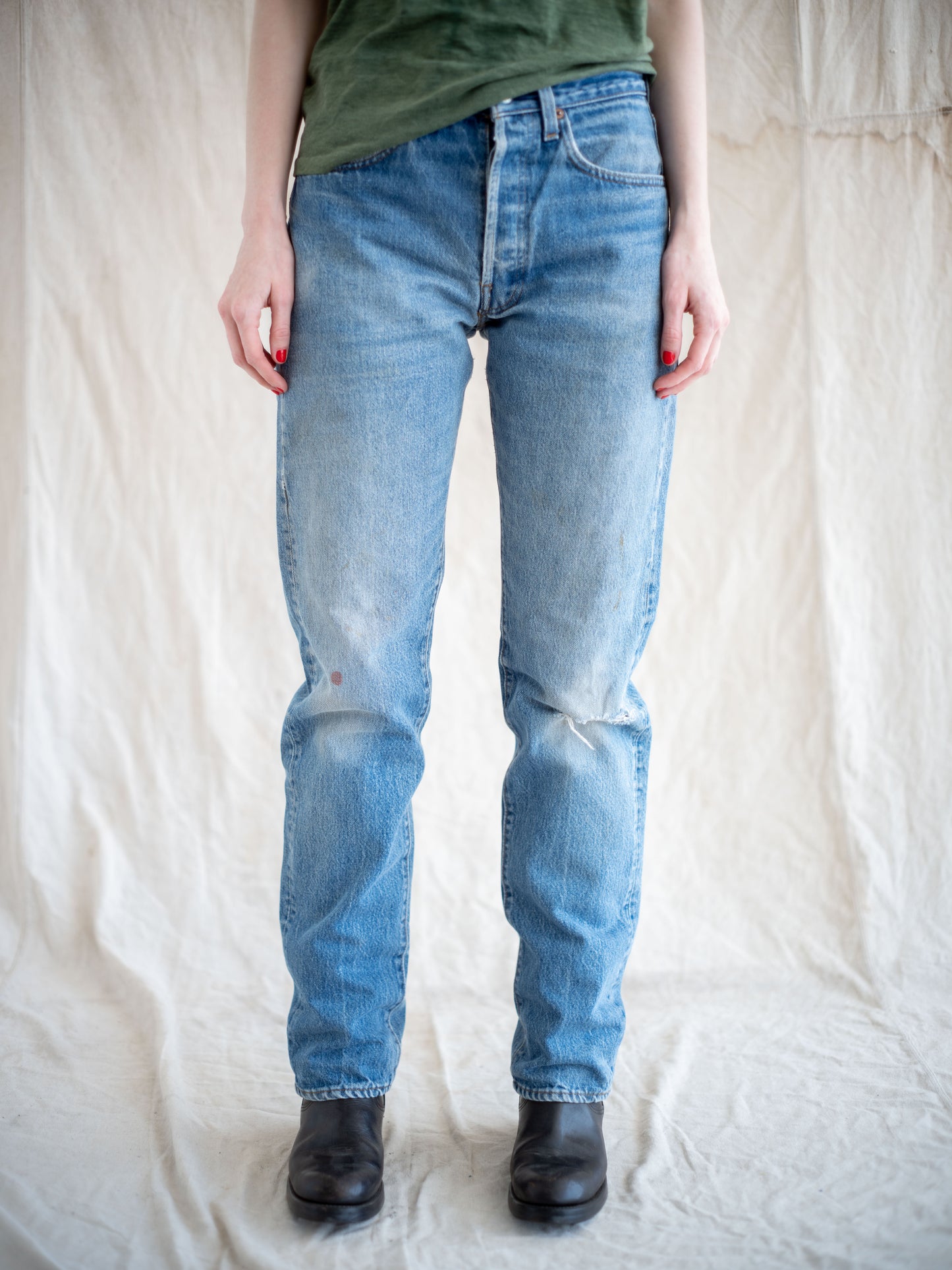 1980’s Levi’s 501 in a Midwash with Knee Rip 31W