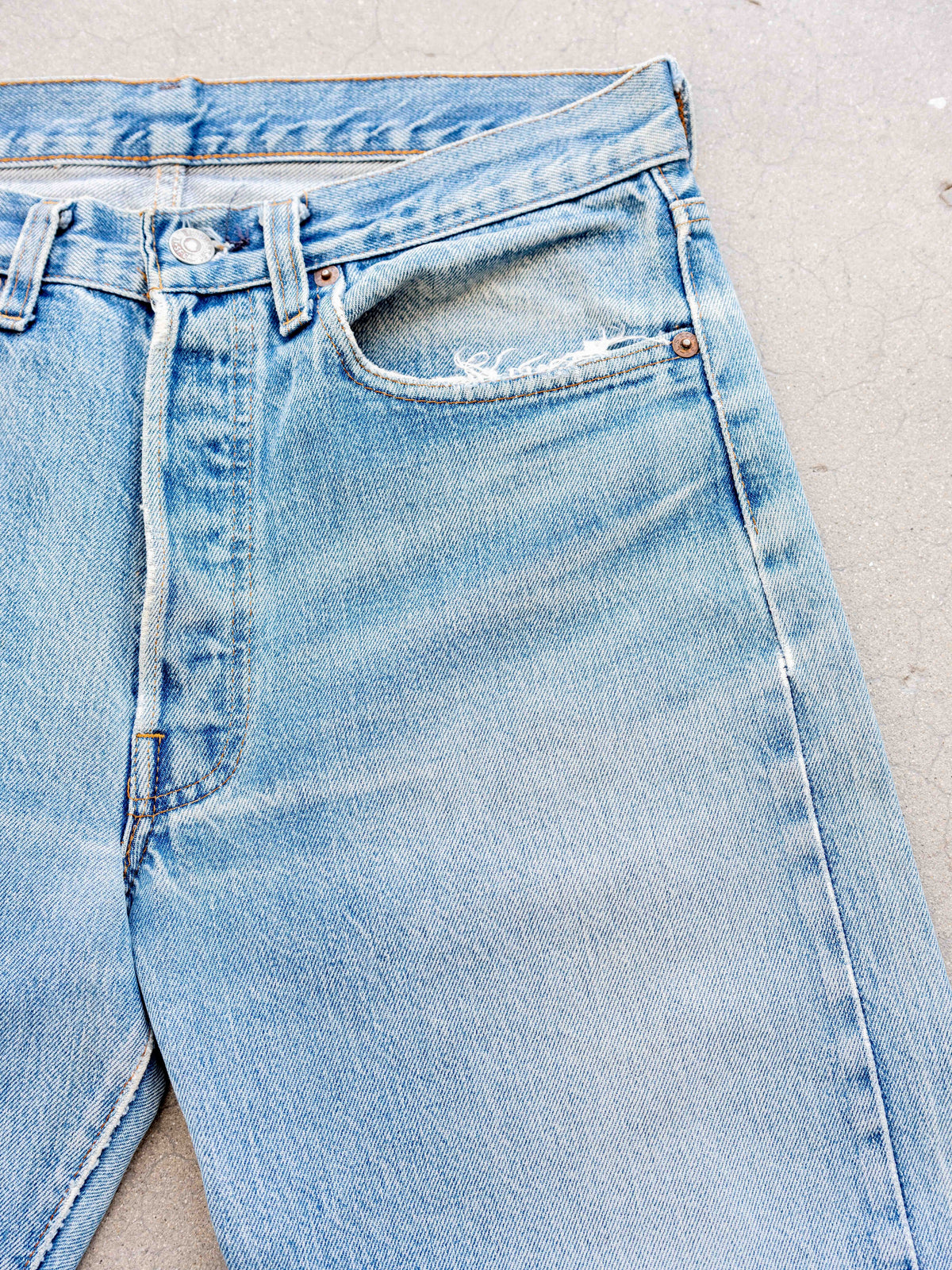 1980’s Levi’s Redlines 501s in a Classic Midwash 32W
