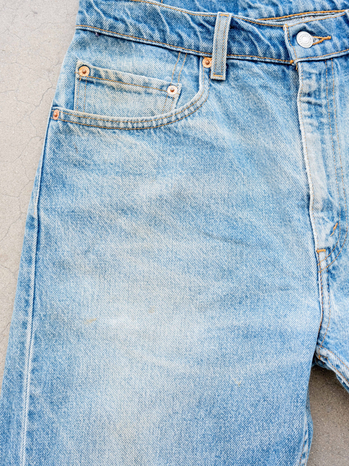 1990’s Levi’s 505s Straight Leg with a Dirt Wash 33W